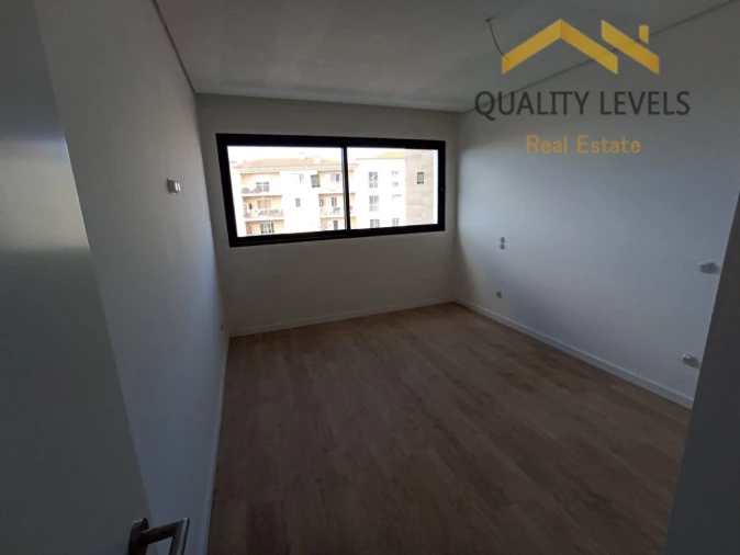 Apartamento T2 para Venda em Caniço Foto 7