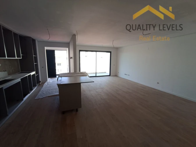 Apartamento T2 para Venda em Caniço Foto 8