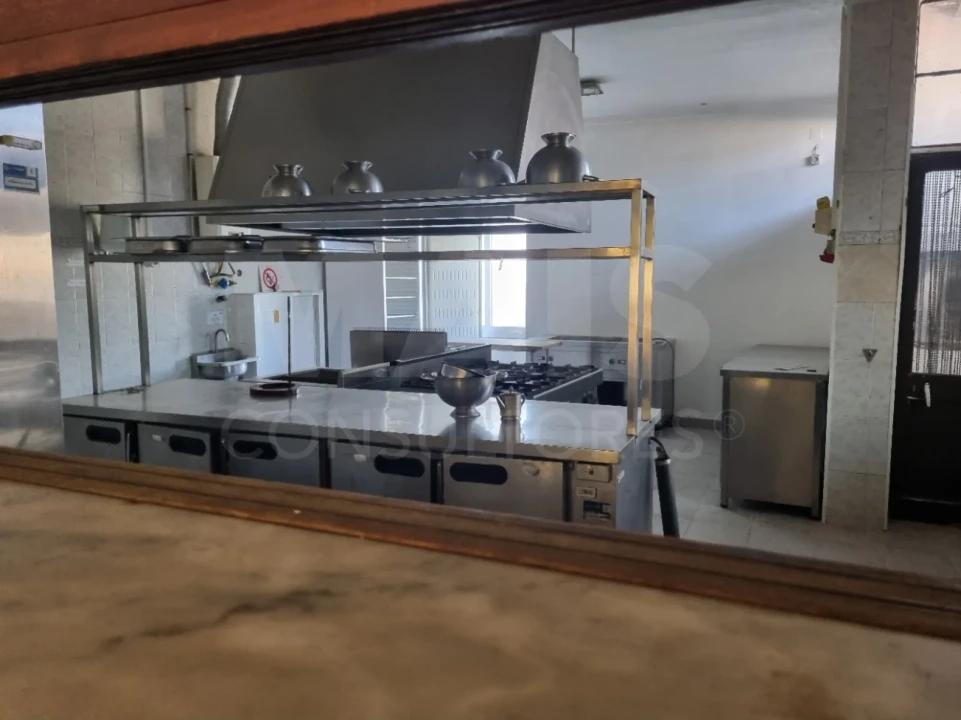 Prédio para Venda em Vila Nova da Barquinha Foto 4