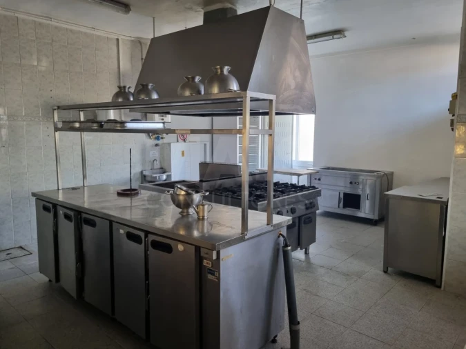 Prédio para Venda em Vila Nova da Barquinha Foto 7