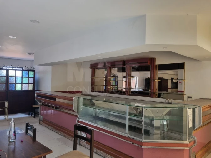 Prédio para Venda em Vila Nova da Barquinha Foto 6