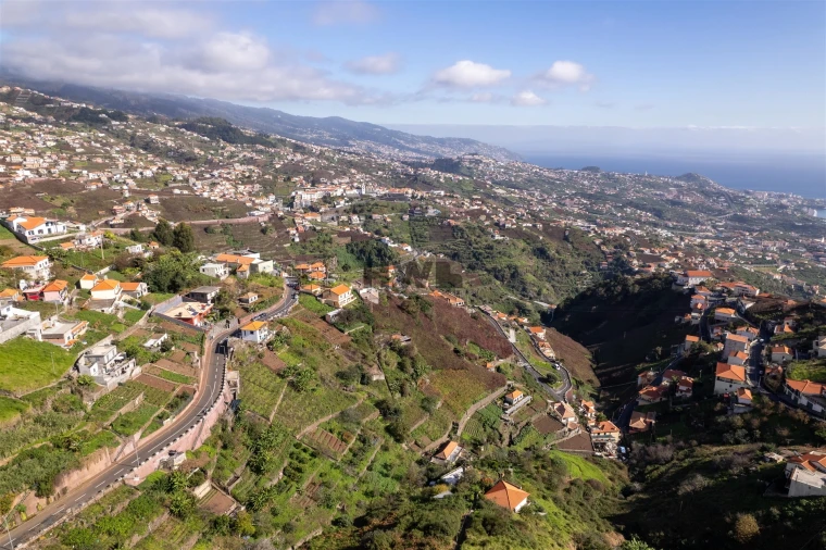 Terreno para Venda em Estreito de Camara de Lobos Foto 9