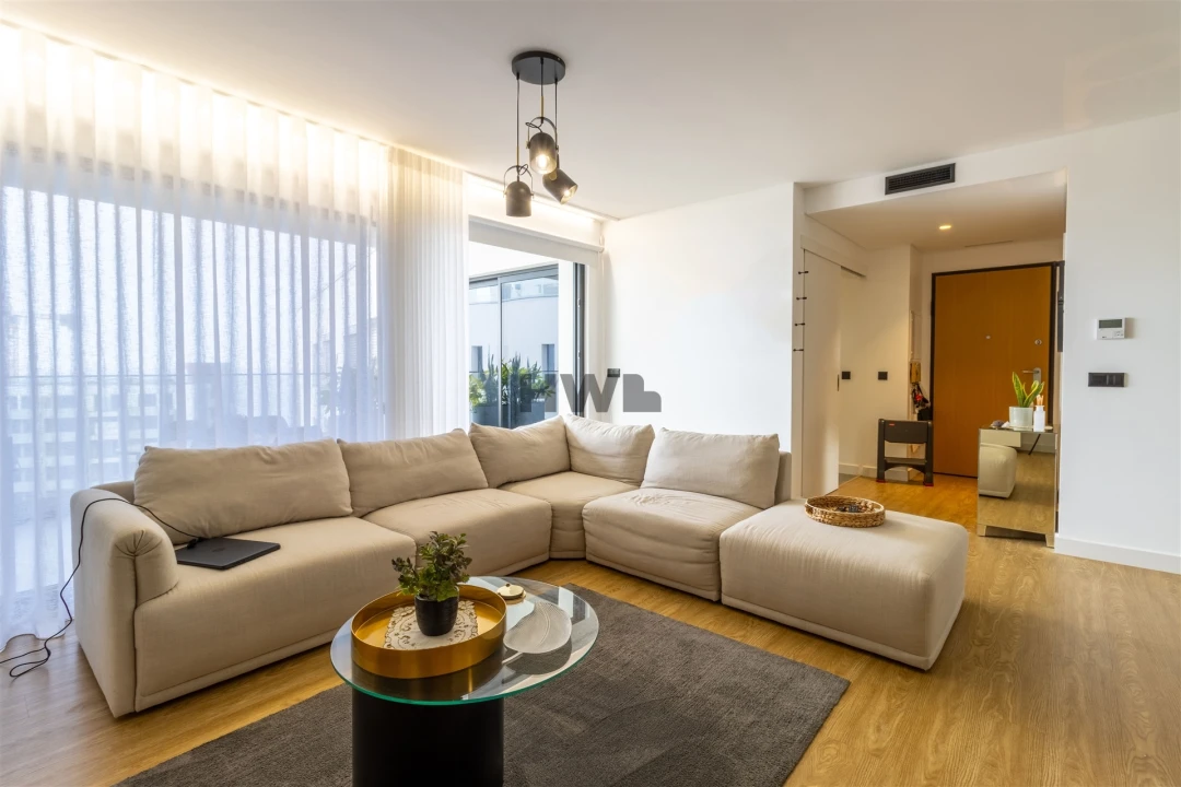Apartamento T2 para Venda em São Martinho Foto 1