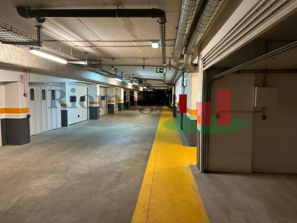 Apartamento T3 para Arrendamento em Benfica Foto 24