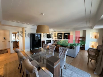 Apartamento T3 para Arrendamento em Benfica