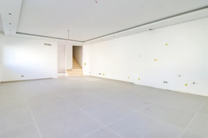 Moradia T3 para Venda em Faro (Sé e São Pedro)
