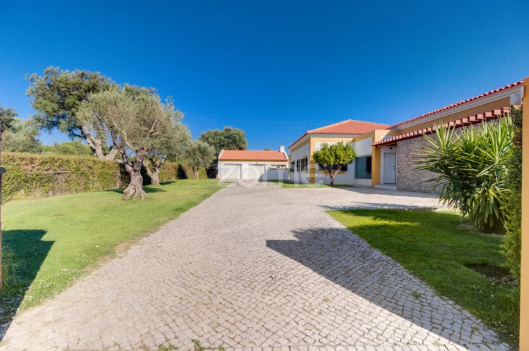 Moradia T4 para Venda em Santo Estêvão Foto 6