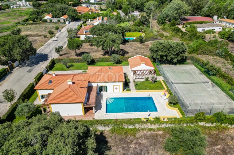 Moradia T4 para Venda em Santo Estêvão Foto 2