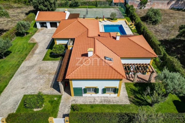 Moradia T4 para Venda em Santo Estêvão Foto 3