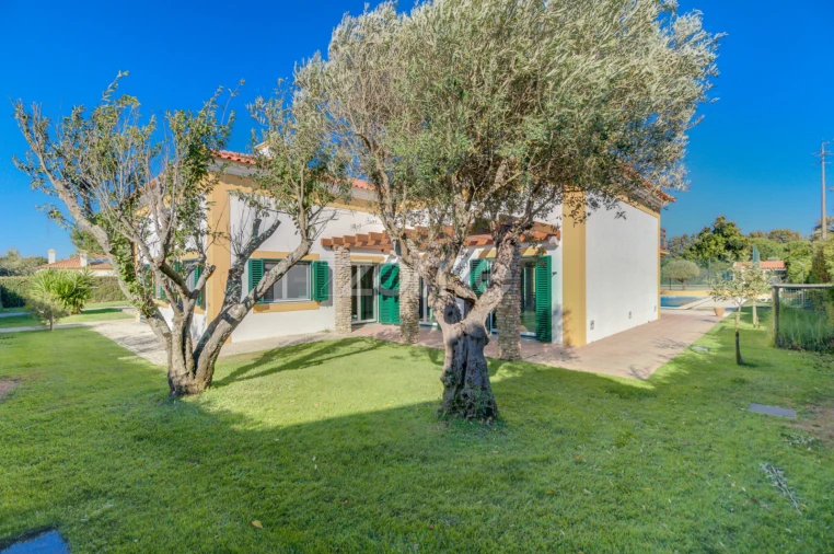 Moradia T4 para Venda em Santo Estêvão Foto 5