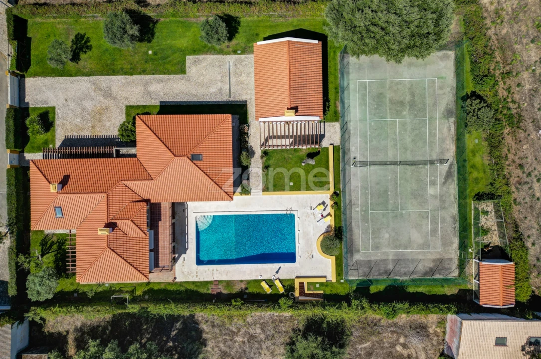 Moradia T4 para Venda em Santo Estêvão Foto 1