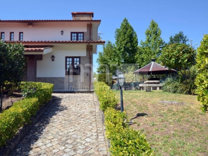 Moradia para Venda em Gemieira