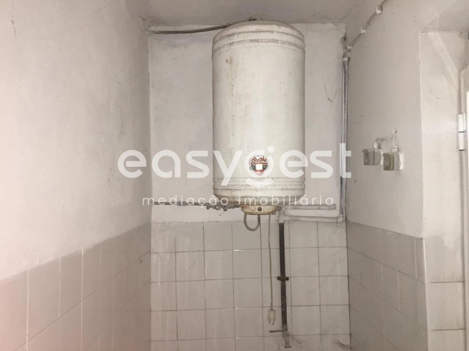 Armazém para Venda em Espariz e Sinde Foto 3