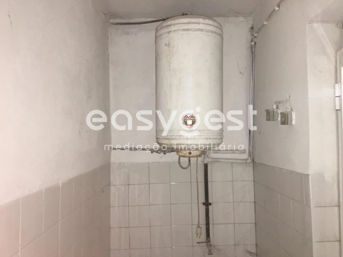 Armazém para Venda em Espariz e Sinde Foto 3