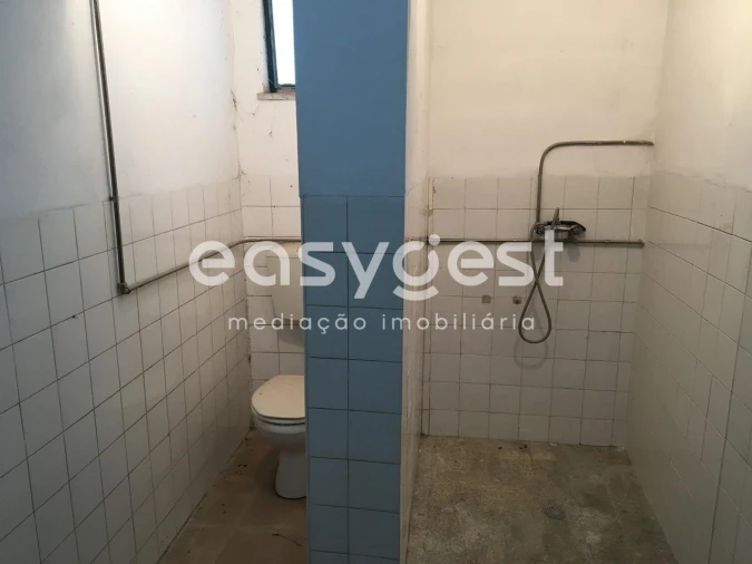 Armazém para Venda em Espariz e Sinde Foto 4