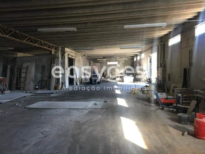 Armazém para Venda em Espariz e Sinde Foto 9