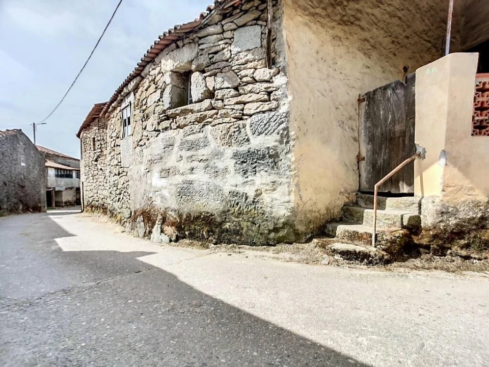 Moradia T4 para Venda em Planalto de Monforte (Oucidres e Bobadela) Foto 2