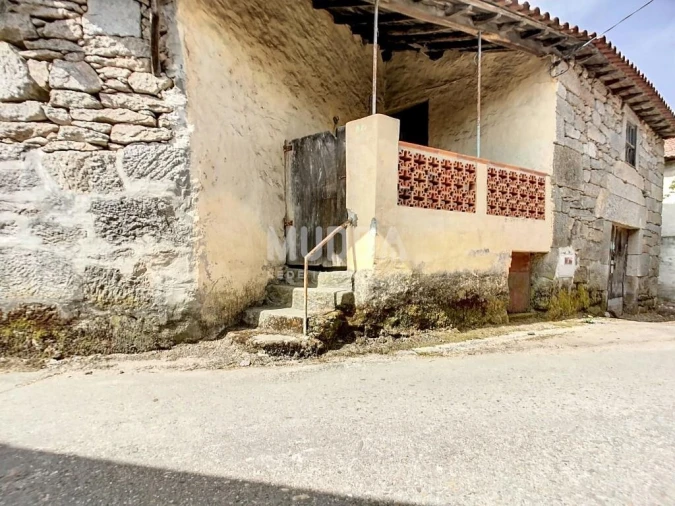 Moradia T4 para Venda em Planalto de Monforte (Oucidres e Bobadela) Foto 3