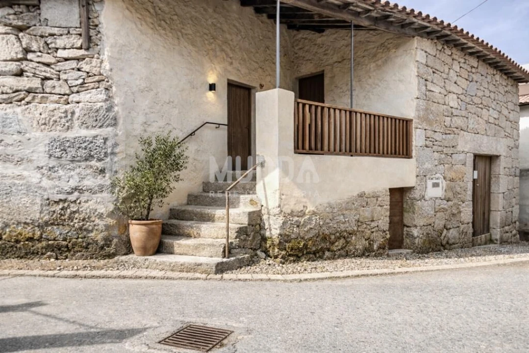 Moradia T4 para Venda em Planalto de Monforte (Oucidres e Bobadela) Foto 2