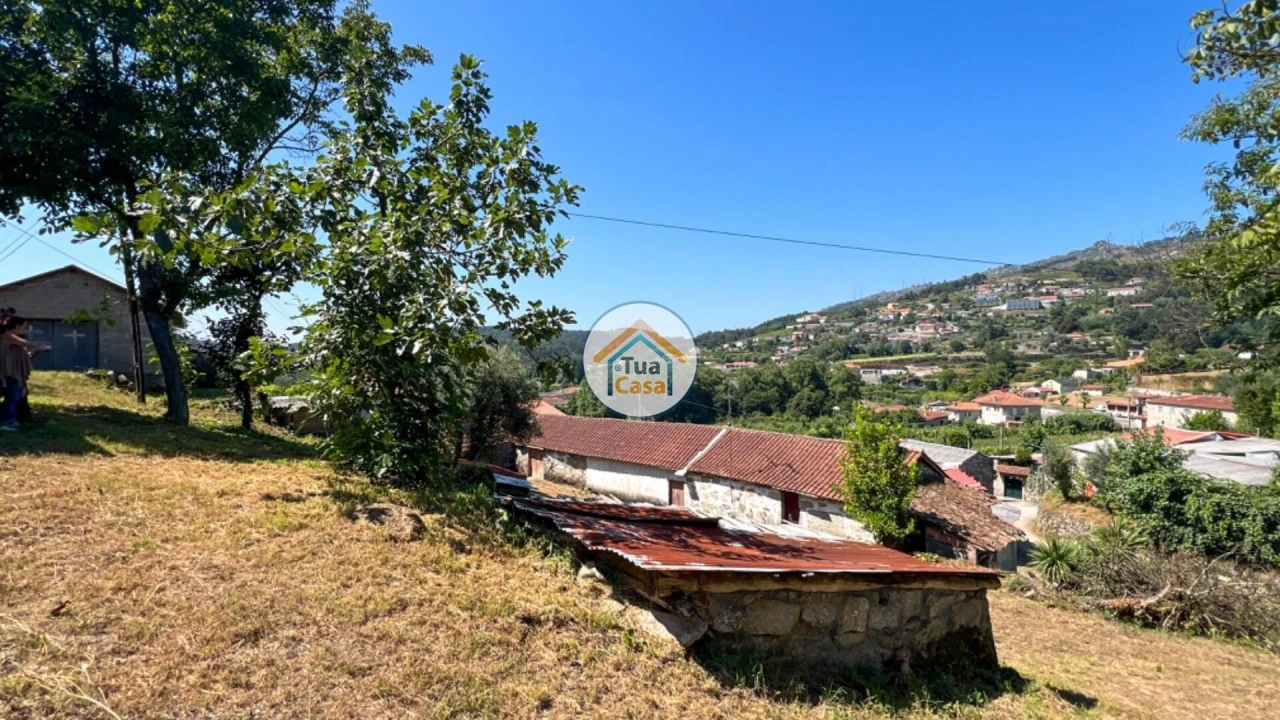 Moradia T2 para Venda em Calvos e Frades Foto 3