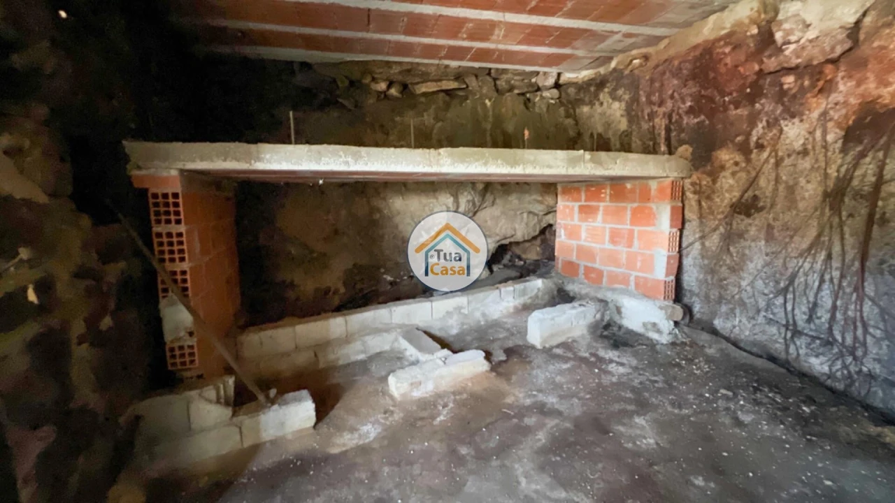 Moradia T2 para Venda em Calvos e Frades Foto 36