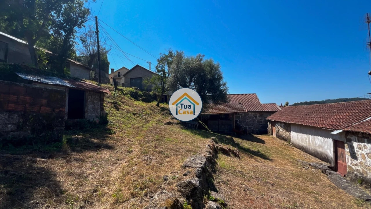 Moradia T2 para Venda em Calvos e Frades Foto 7