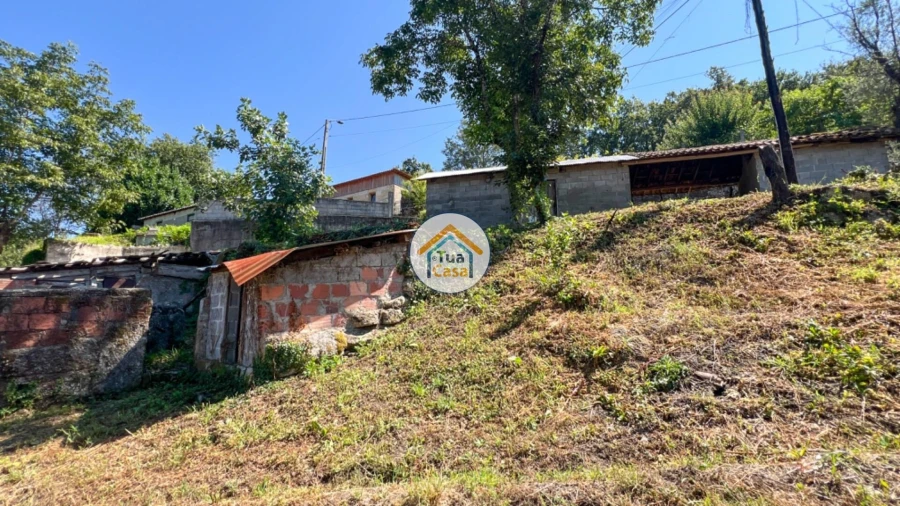 Moradia T2 para Venda em Calvos e Frades Foto 11