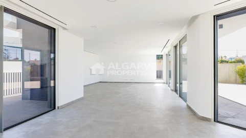 Moradia T4 para Venda em Albufeira e Olhos de Água