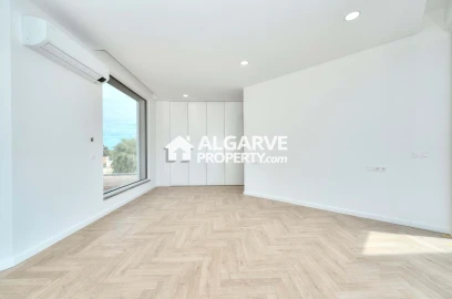 Moradia T4 para Venda em Albufeira e Olhos de Água