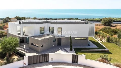 Moradia T4 para Venda em Albufeira e Olhos de Água