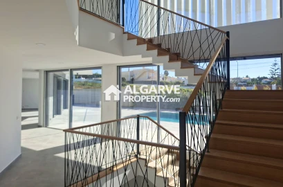Moradia T4 para Venda em Albufeira e Olhos de Água