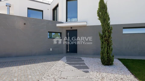 Moradia T4 para Venda em Albufeira e Olhos de Água