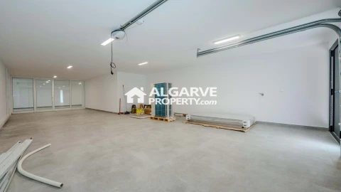 Moradia T4 para Venda em Albufeira e Olhos de Água