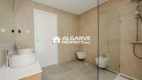 Moradia T4 para Venda em Albufeira e Olhos de Água