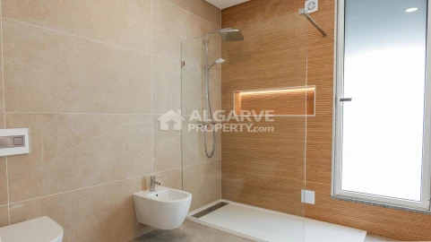Moradia T4 para Venda em Albufeira e Olhos de Água