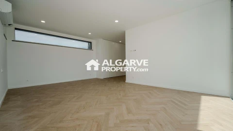 Moradia T4 para Venda em Albufeira e Olhos de Água