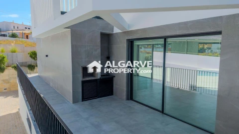 Moradia T4 para Venda em Albufeira e Olhos de Água