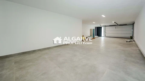 Moradia T4 para Venda em Albufeira e Olhos de Água