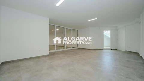 Moradia T4 para Venda em Albufeira e Olhos de Água