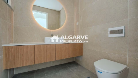 Moradia T4 para Venda em Albufeira e Olhos de Água