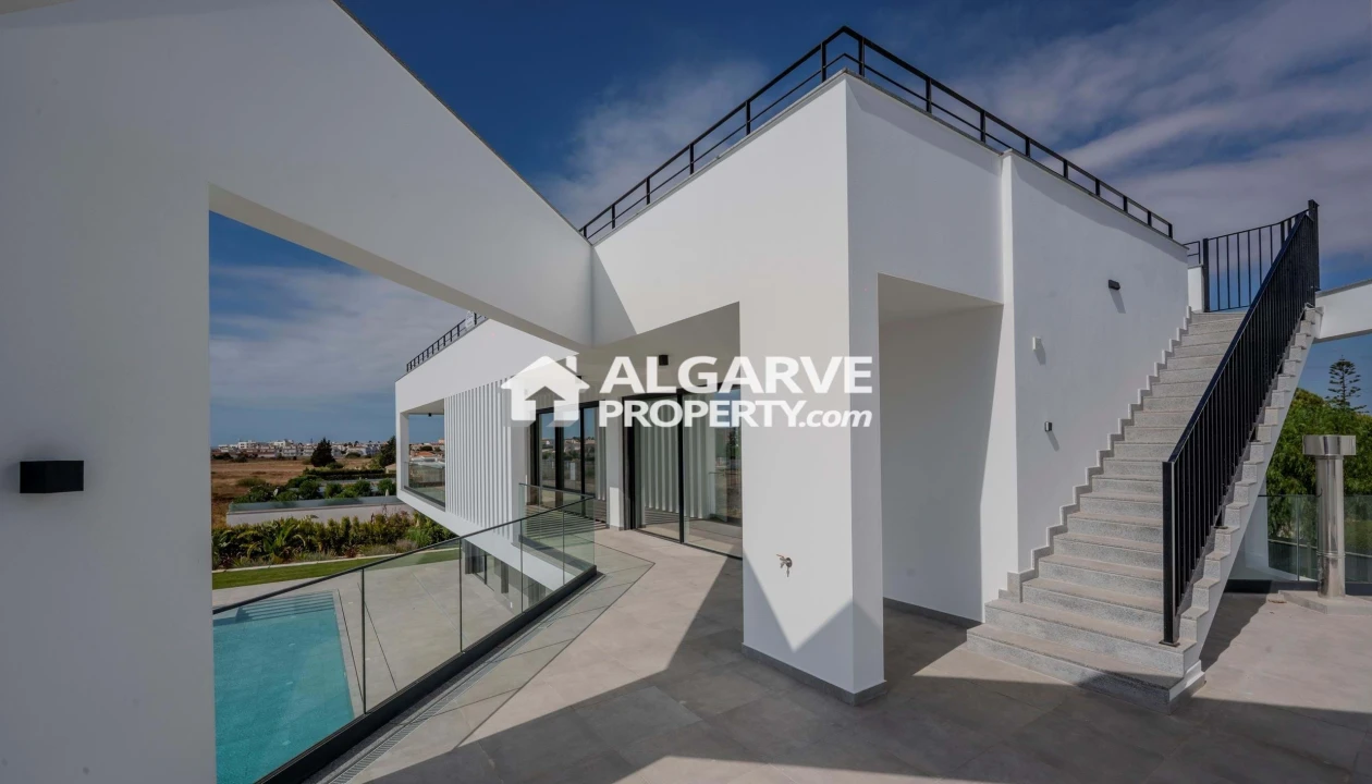 Moradia T4 para Venda em Albufeira e Olhos de Água Foto 30