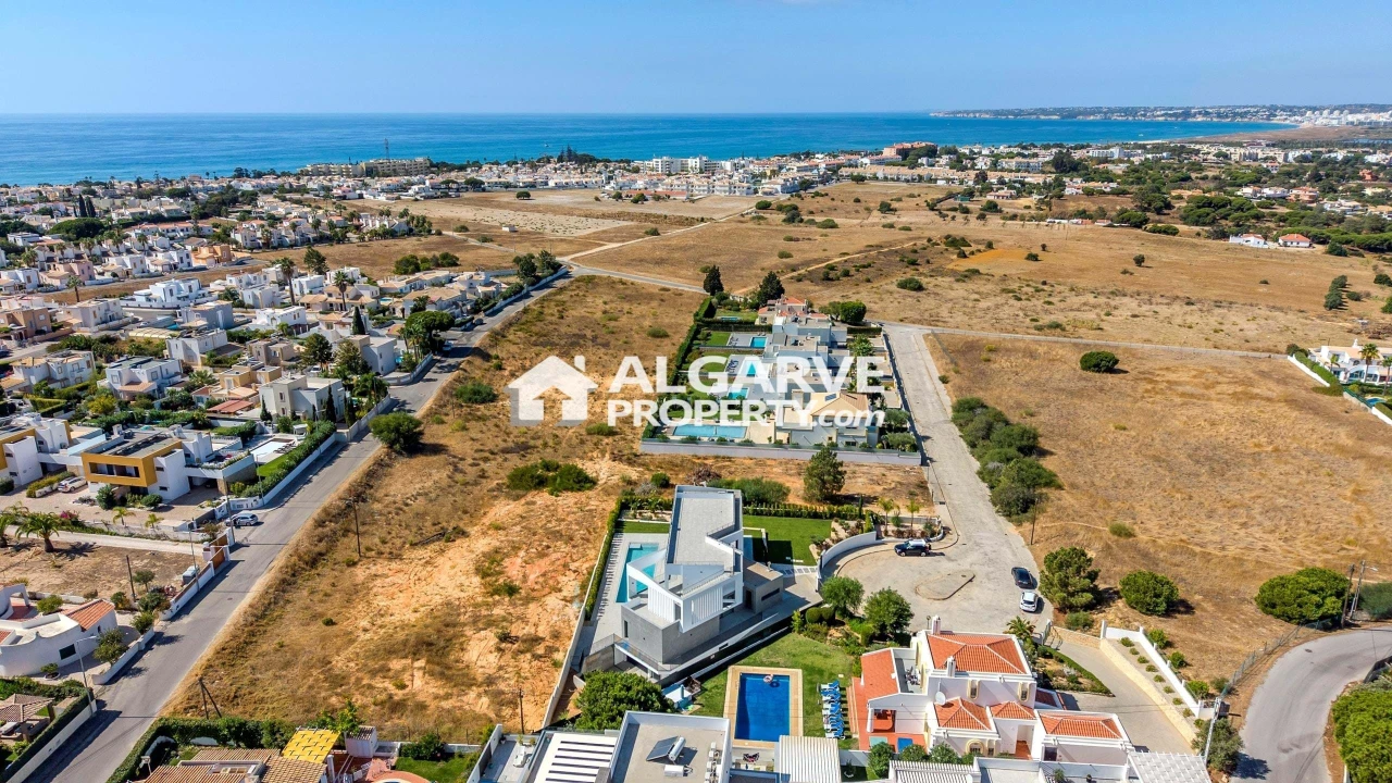 Moradia T4 para Venda em Albufeira e Olhos de Água Foto 60