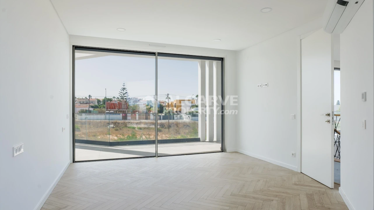 Moradia T4 para Venda em Albufeira e Olhos de Água Foto 24