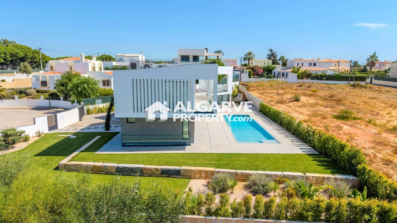 Moradia T4 para Venda em Albufeira e Olhos de Água Foto 55