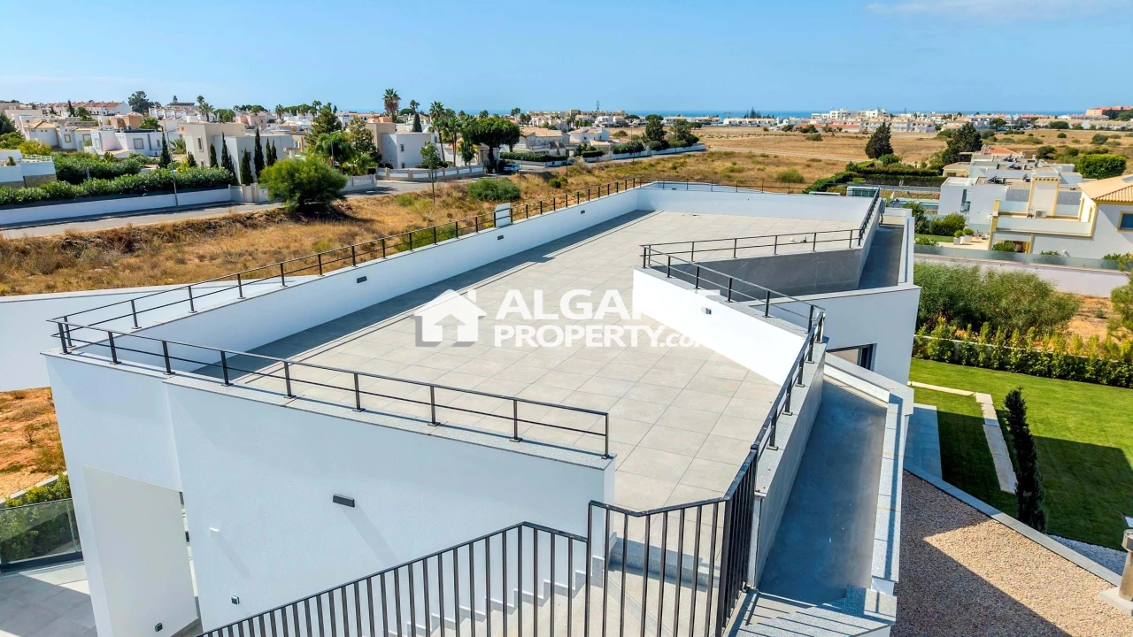 Moradia T4 para Venda em Albufeira e Olhos de Água Foto 51
