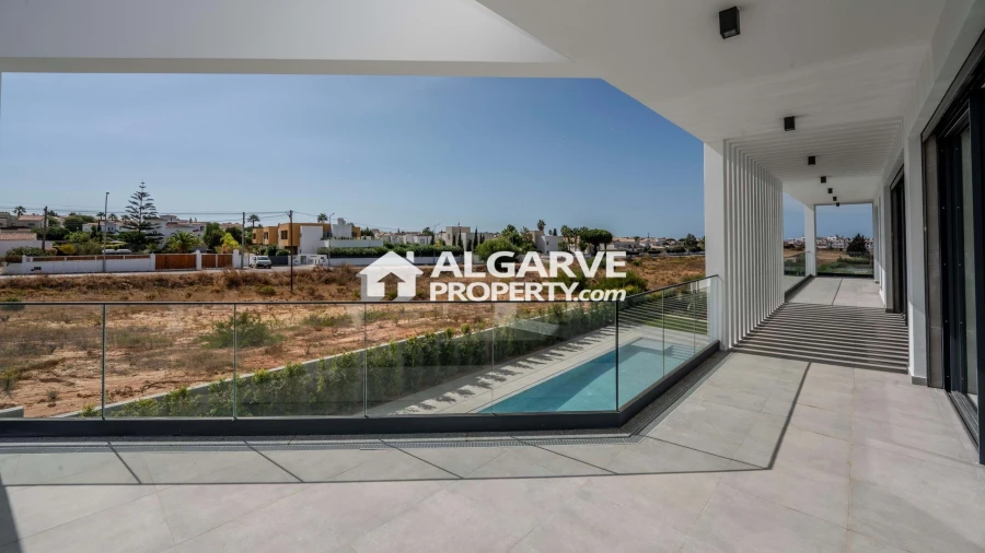 Moradia T4 para Venda em Albufeira e Olhos de Água Foto 27