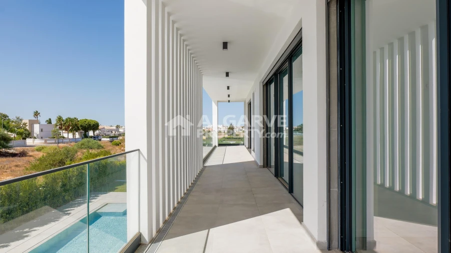 Moradia T4 para Venda em Albufeira e Olhos de Água Foto 41