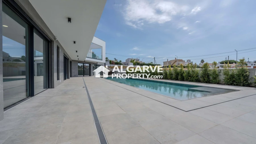 Moradia T4 para Venda em Albufeira e Olhos de Água Foto 12