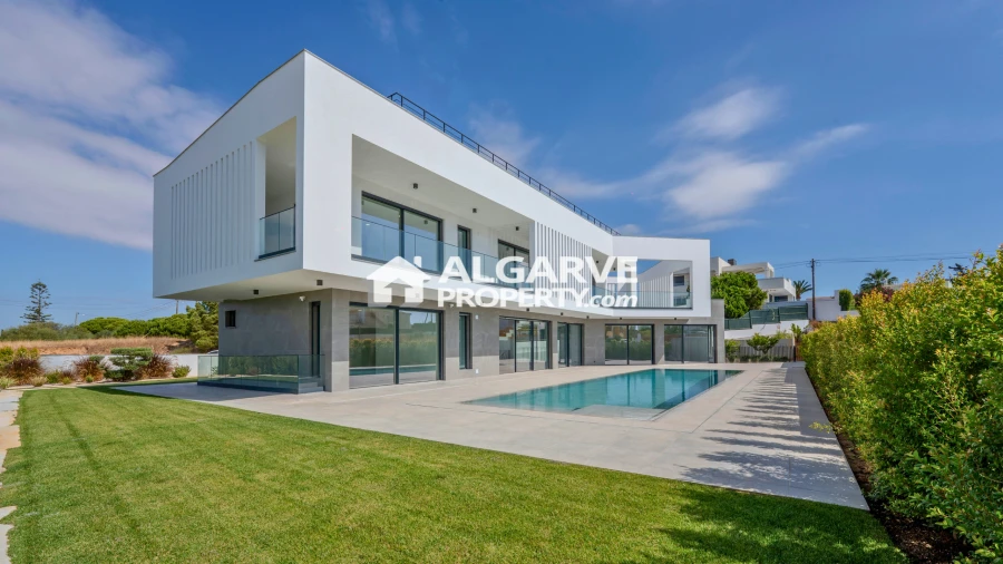 Moradia T4 para Venda em Albufeira e Olhos de Água Foto 48