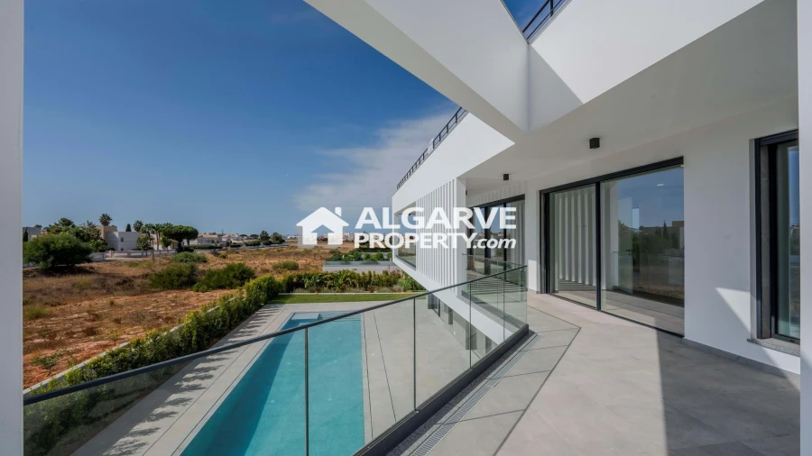 Moradia T4 para Venda em Albufeira e Olhos de Água Foto 29